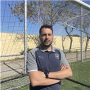 Proporciono un enfoque integral que mezcla el conocimiento académico y deportivo.
